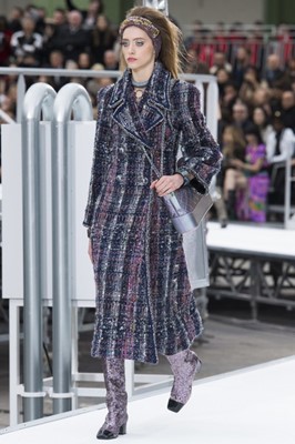 Lot 31 - A good Chanel multicoloured tweed coat, Autumn-...