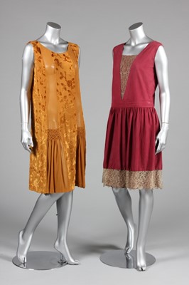 Lot 16 - Cocktail/dinner dresses, late 1920s, of...