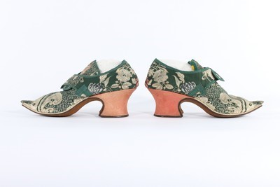 Lot 20 - A fine pair of brocaded silk shoes, 1721, of...