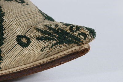 Lot 20 - A fine pair of brocaded silk shoes, 1721, of...
