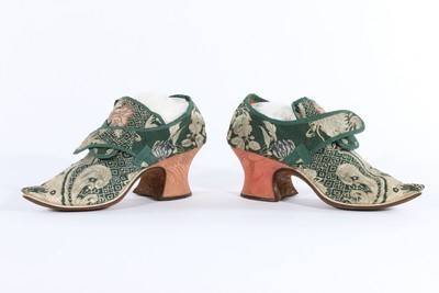 Lot 20 - A fine pair of brocaded silk shoes, 1721, of...