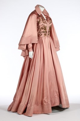 Lot 81 - An early Jacques Fath ball gown and matching...