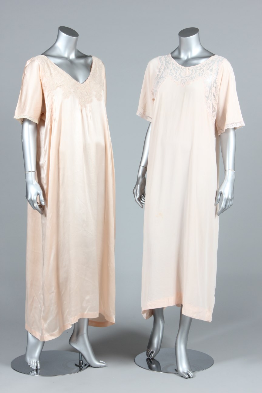 Lot 229 - A group of 1920s-30s clothing, including a