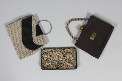 Lot 234 - A group of 1930s accessories, comprising...