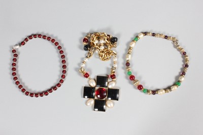 Lot 264 - A group of assorted necklaces, approx 45,...