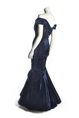 Lot 237 - Princess Diana's Victor Edelstein midnight-blue velvet evening gown