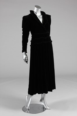 Lot 395 - A Harvey Nichols black velvet and rouleau...